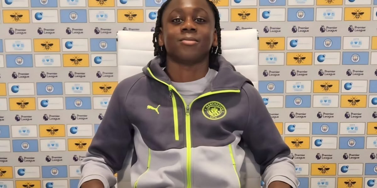 SIGNING NEWS ✍🏽⚽We are proud to announce that Elliot from our U13 Eagles has officially signed.heic